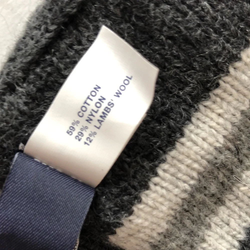 Gap reversible striped scarf
